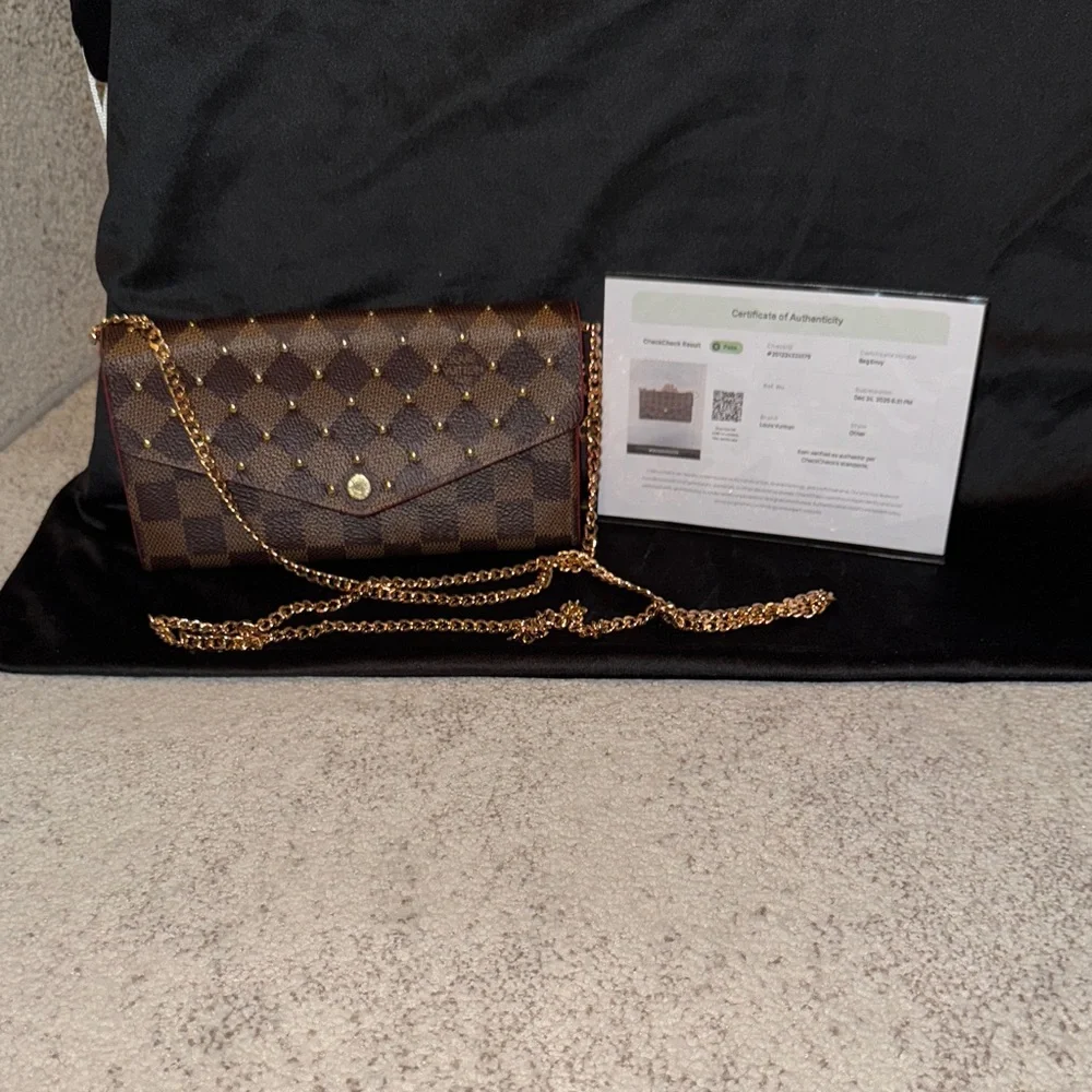 Louis Vuitton Brown Checkered Clutch with Gold Chain - Picture 5 of 5